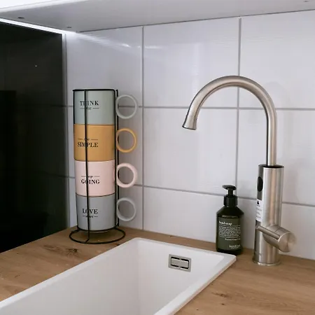 Apartamento Bella - Business&family - 2 Direkt Neben Schloss, Parkplatz, Smarttv, Netflix, Waschmaschine, 24h Checkin, 71qm, Kingsizebett, Hotelbettwaesche Ludwigsburg