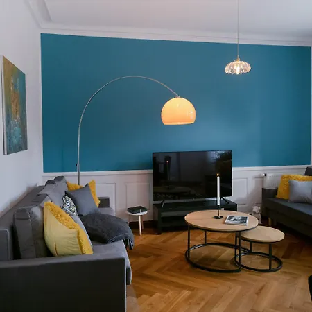 Apartamento Bella - Business&family - 2 Direkt Neben Schloss, Parkplatz, Smarttv, Netflix, Waschmaschine, 24h Checkin, 71qm, Kingsizebett, Hotelbettwaesche *
