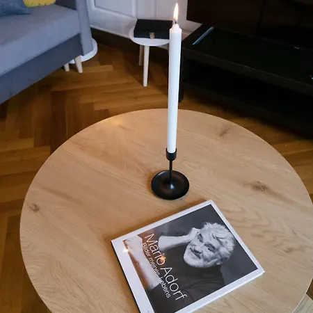 Bella - Business&family - 2 Direkt Neben Schloss, Parkplatz, Smarttv, Netflix, Waschmaschine, 24h Checkin, 71qm, Kingsizebett, Hotelbettwaesche *