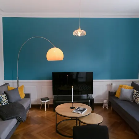Bella - Business&family - 2 Direkt Neben Schloss, Parkplatz, Smarttv, Netflix, Waschmaschine, 24h Checkin, 71qm, Kingsizebett, Hotelbettwaesche Apartamento