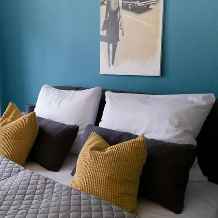 شقة Bella - Business&family - 2 Direkt Neben Schloss, Parkplatz, Smarttv, Netflix, Waschmaschine, 24h Checkin, 71qm, Kingsizebett, Hotelbettwaesche *