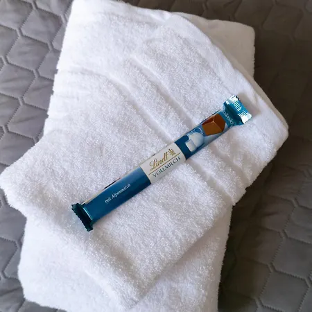 Bella - Business&family - 2 Direkt Neben Schloss, Parkplatz, Smarttv, Netflix, Waschmaschine, 24h Checkin, 71qm, Kingsizebett, Hotelbettwaesche شقة *