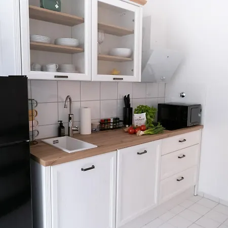 Bella Casa - Business&family - 2 Direkt Neben Schloss, Parkplatz, Smarttv, Netflix, Waschmaschine, 24h Checkin, 71qm, Kingsizebett, Hotelbettwaesche